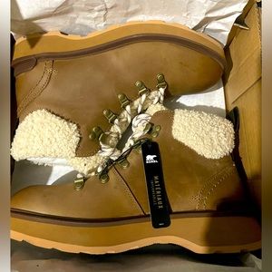 Sorel Hi-Line Cozy Lace-Up Hiking Boot NWT Size 8.5